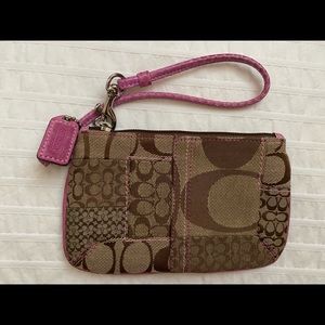 Coach wristlet 🔥
